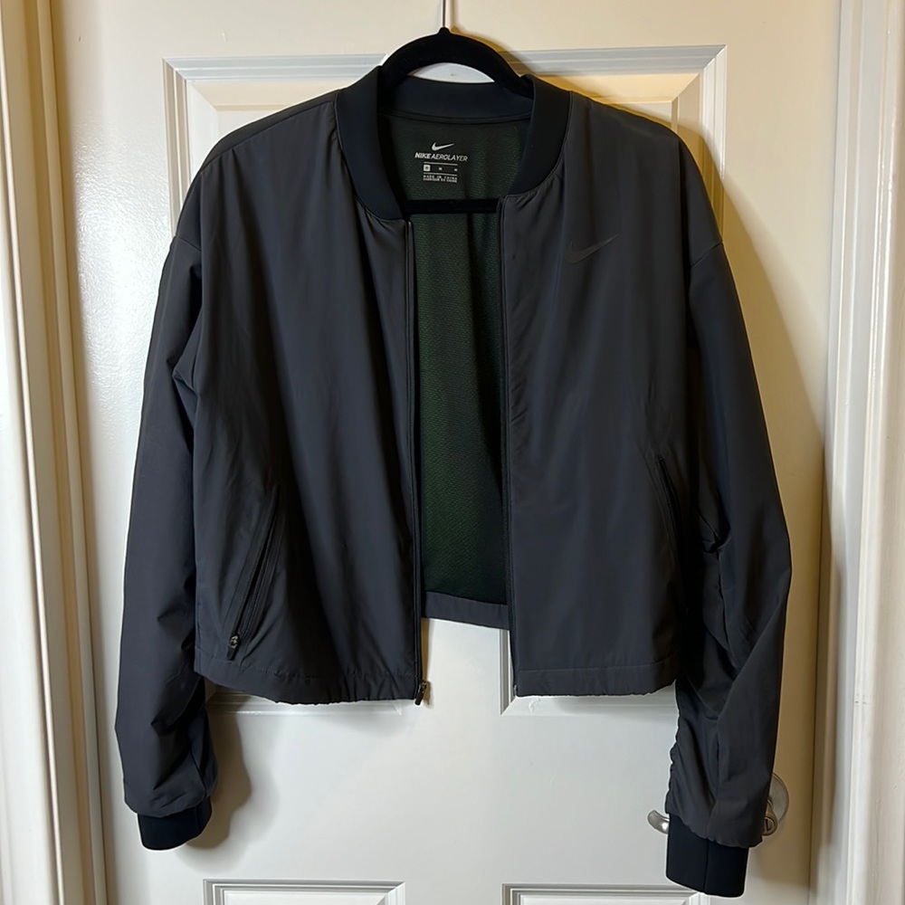 Nike Aerolayer Jacket | Woman’s | Size: Medium | Grey with black cuffs and neck